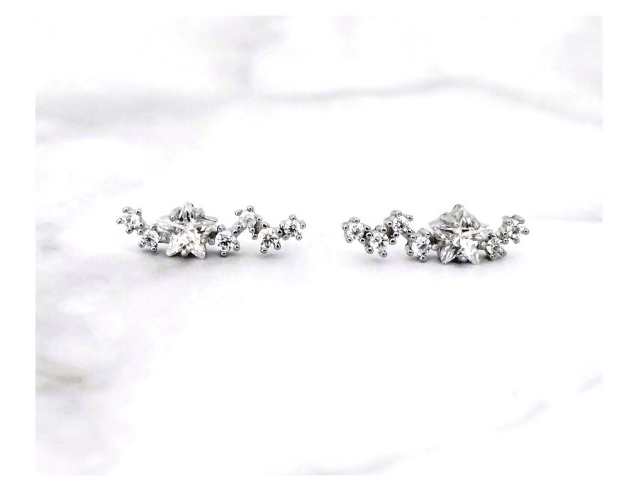 Pendientes trepadores estrellas